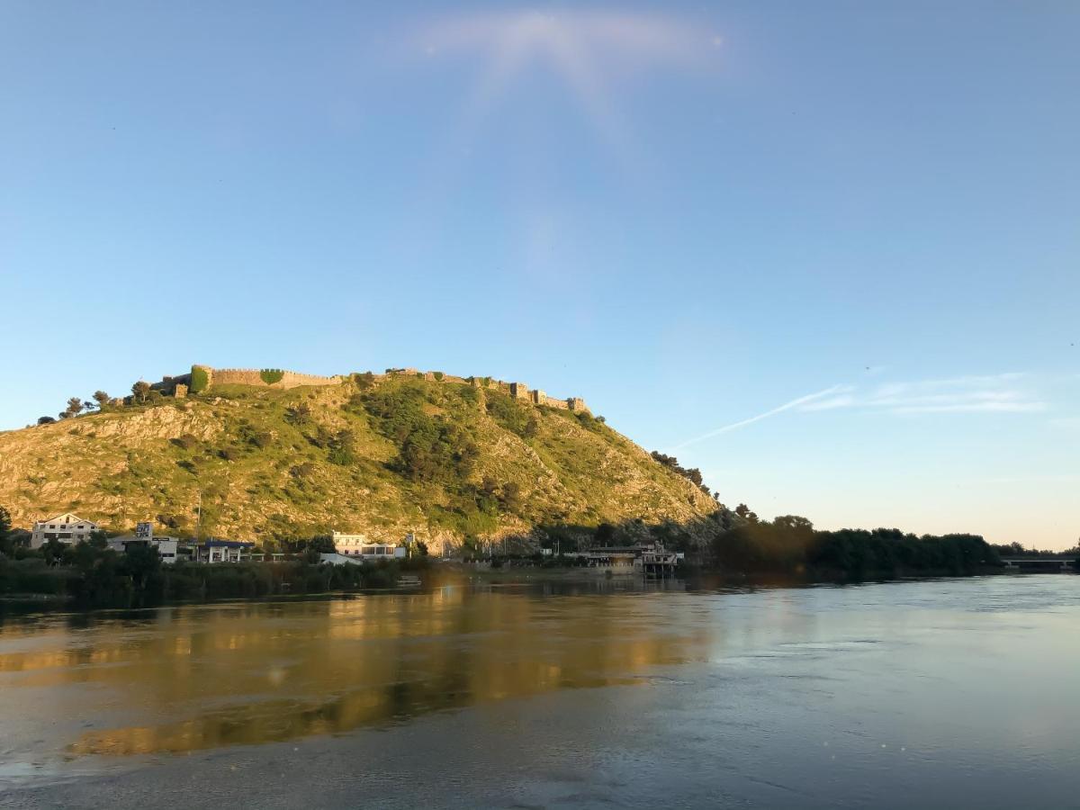 Hotel Arifi Shkodra Kültér fotó