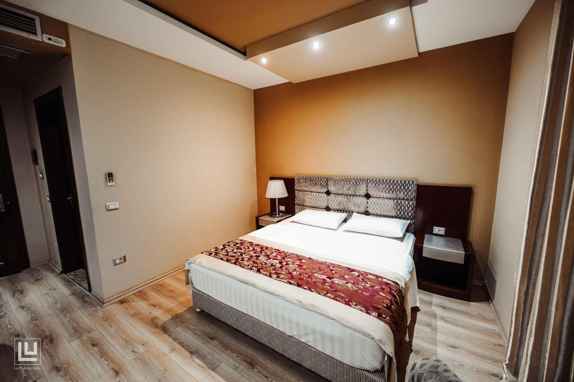 Hotel Arifi Shkodra Kültér fotó